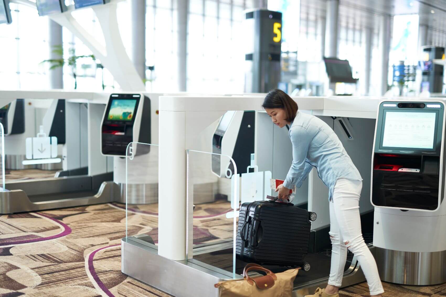 Self-service facilities for check-in and baggage | Airport | Cathay Pacific