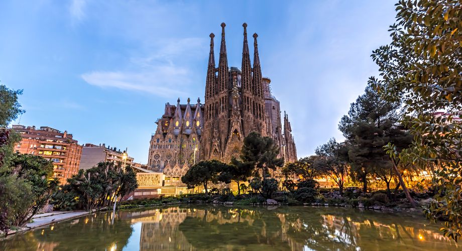 The exterior of the Sagrada Familia 