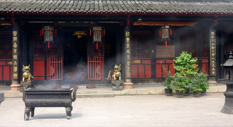 成都の文殊院に置かれた香炉