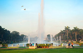 A spectacular water fountain in Rizal Park
