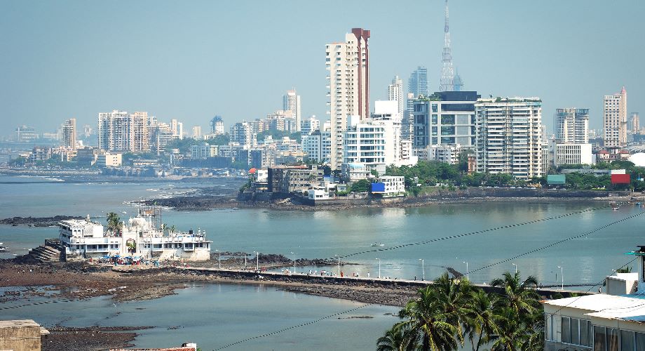 The white exterior of the Haji Ali Dargah in Mumbai