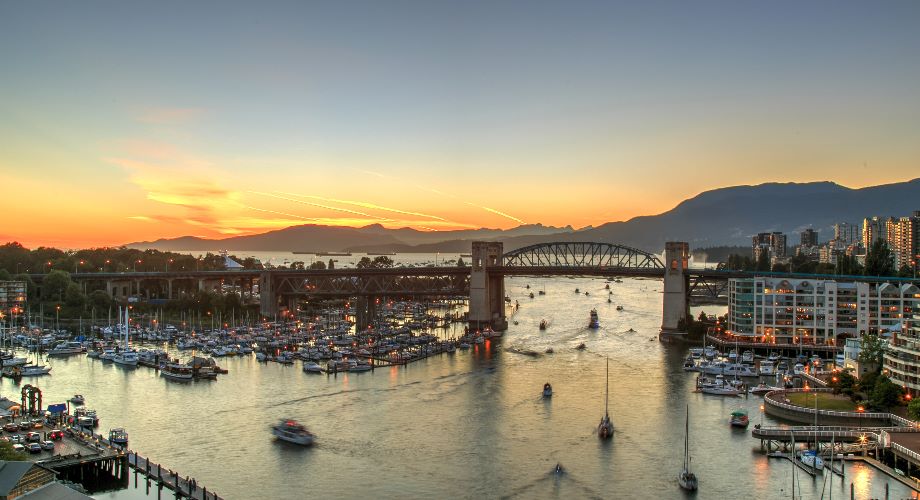Sunset at the Burrard Bridge over False Creek in Vancouver 