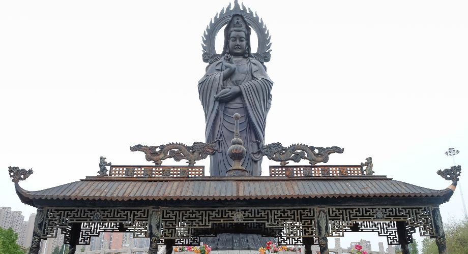 Statue in Guiyuan Temple, Wuhan, on an overcast day
