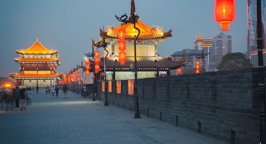 Night on Xi’an City Wall with lanterns and lights