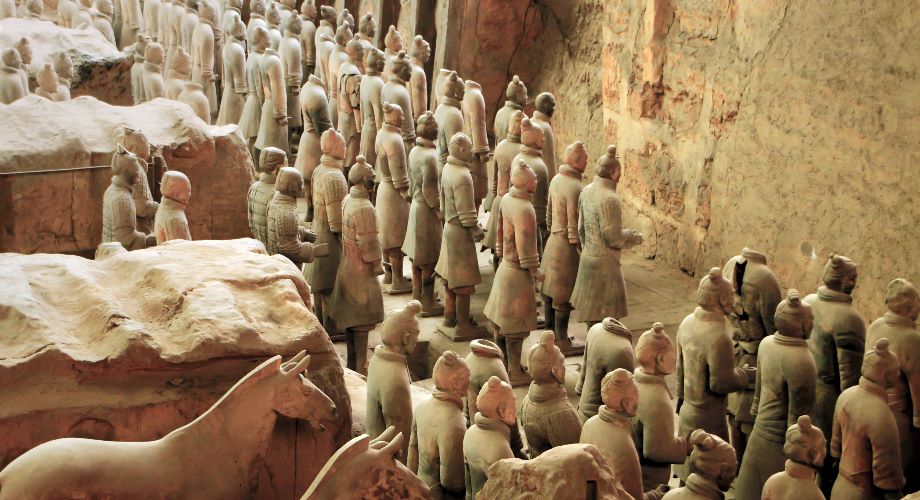 Horse and warrior figures of the Terracotta Army in Xi’an