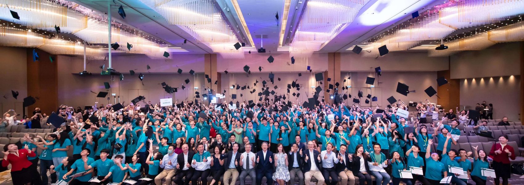 Group photo of Cathay Pacific's "I can fly programme" staff and participants