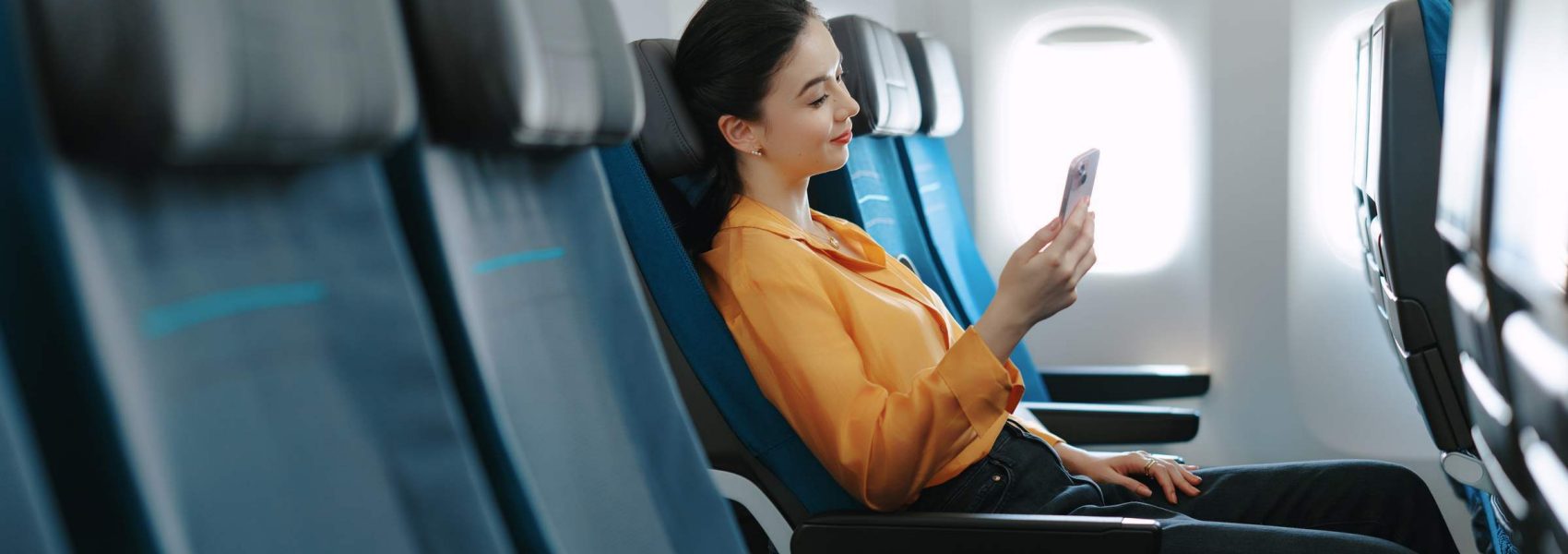 1名予約で航空券が10%割引になるキャセイパシフィックの秋のセールバナー