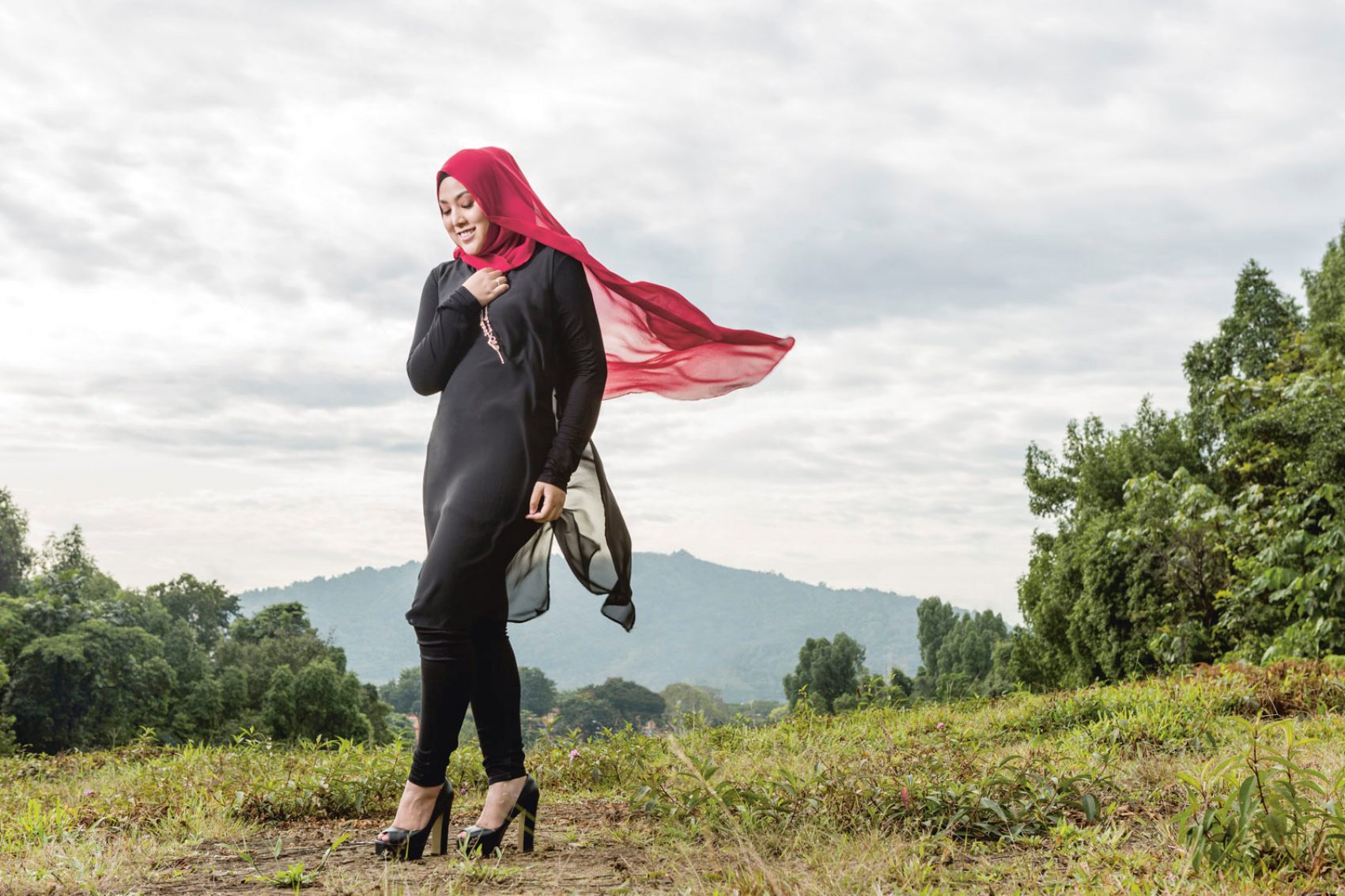 Shila Amazh, singer