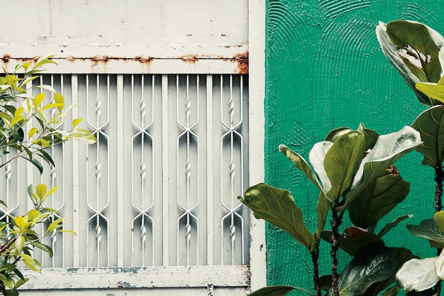 Tong lau Chinese building gate in Tai Hang. Credit: Mandy Yeung