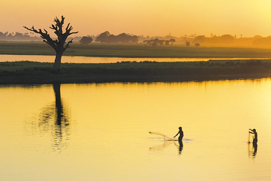 Fishermen on Taungthaman Lake in Myanmar