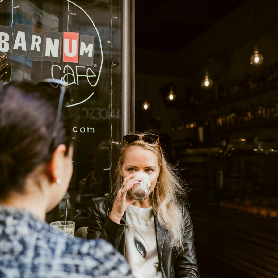 Customers at Barnum Cafe, Rome. Credit: Ulrich Sperl
