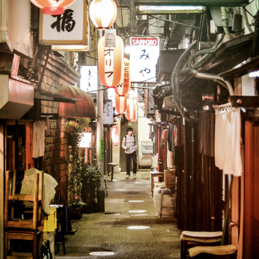 Backstreet alley in Tokyo