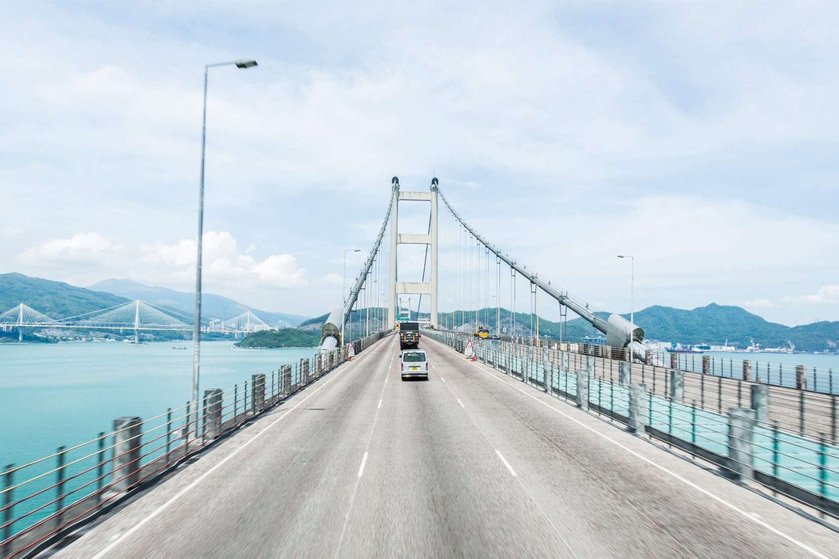 Bus on Tsing Ma bridge. Credit: Mike Pickles