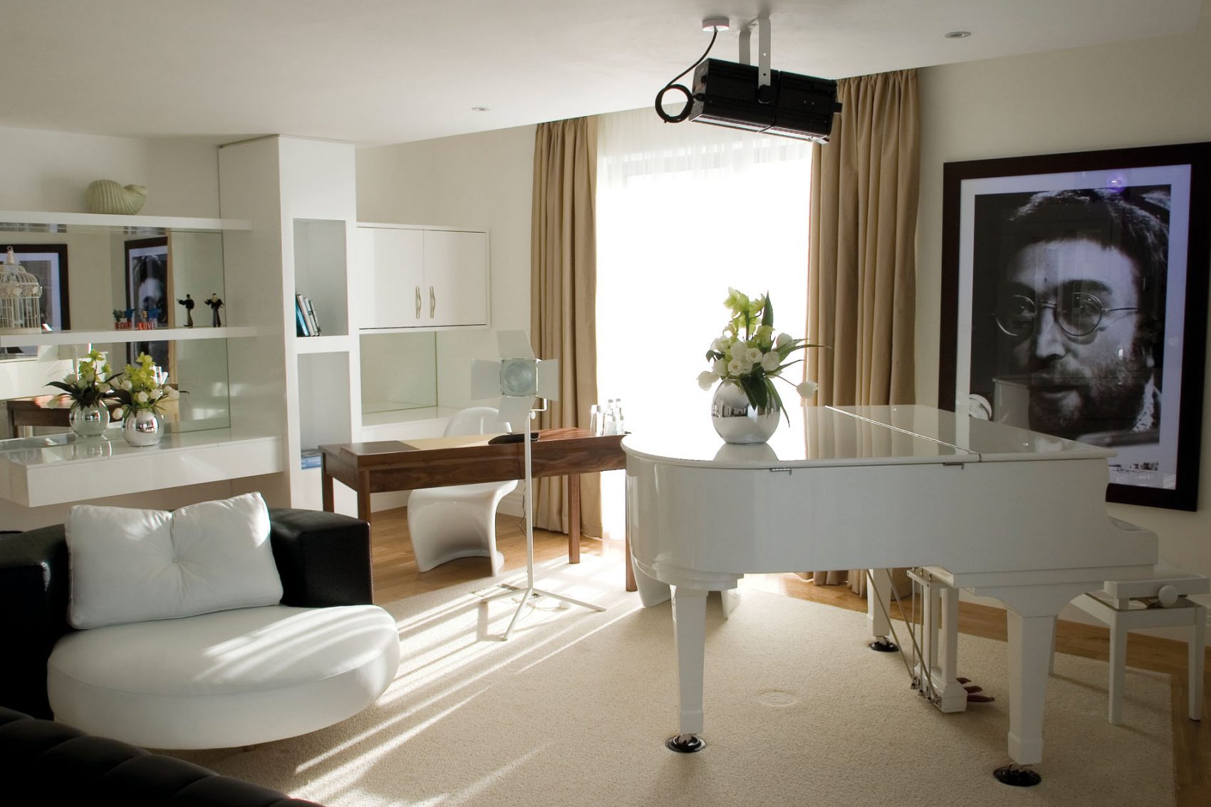 Rock 'n' roll hotels