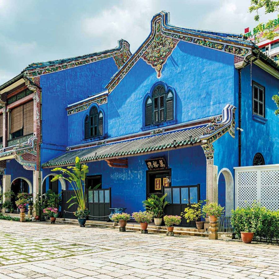 Blue Mansion; Credit: Marek Poplawski / Alamy Stock Photo / Argusphoto