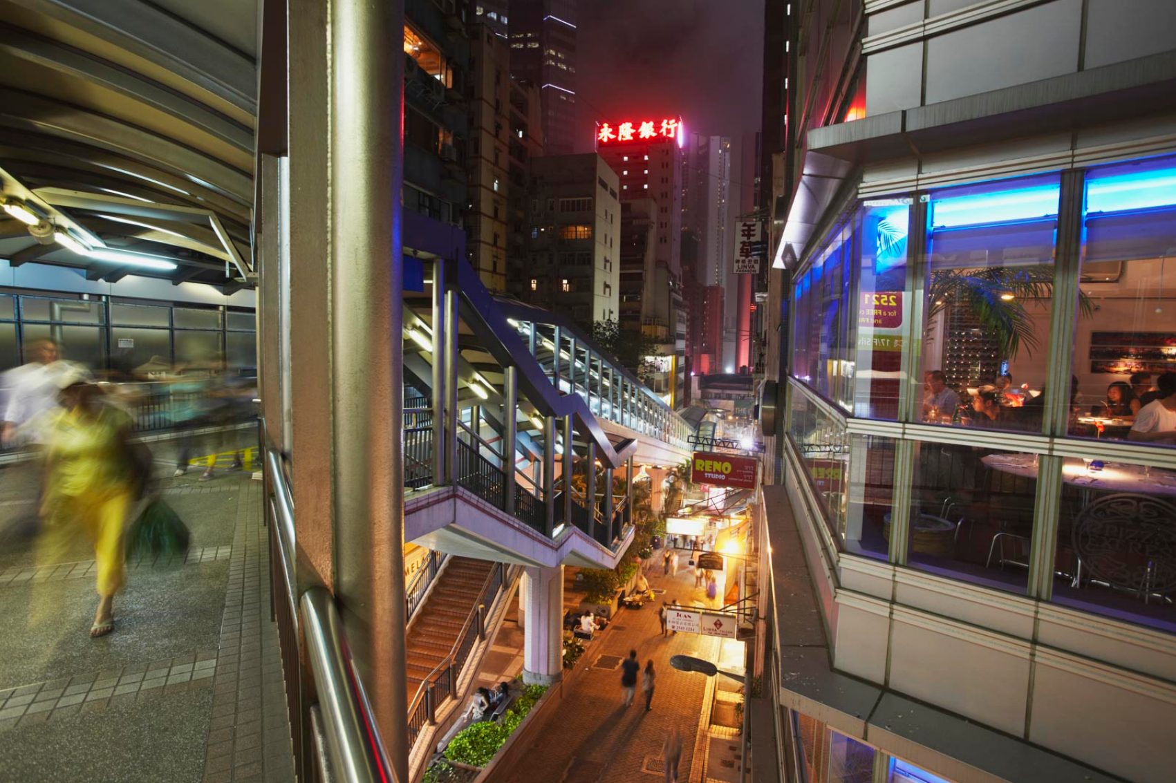 Central Mid-Level Escalators, Hong Kong; Credit: Getty Images/AWL Images RM
