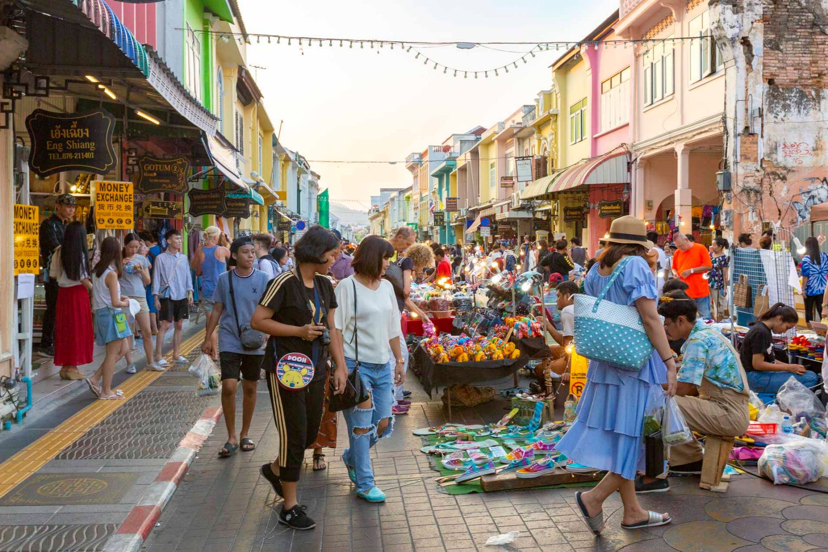 Shopping in Phuket. Credit: Benoit Ricard