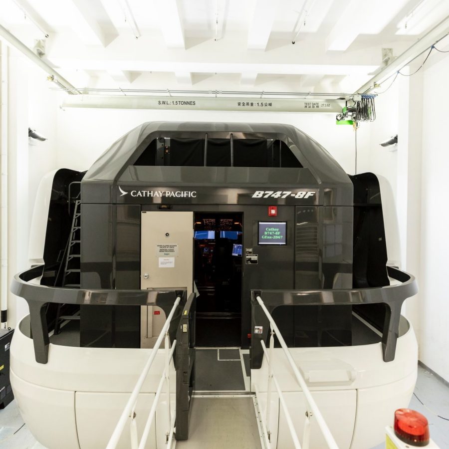 Boeing 747-8F flight simulators 