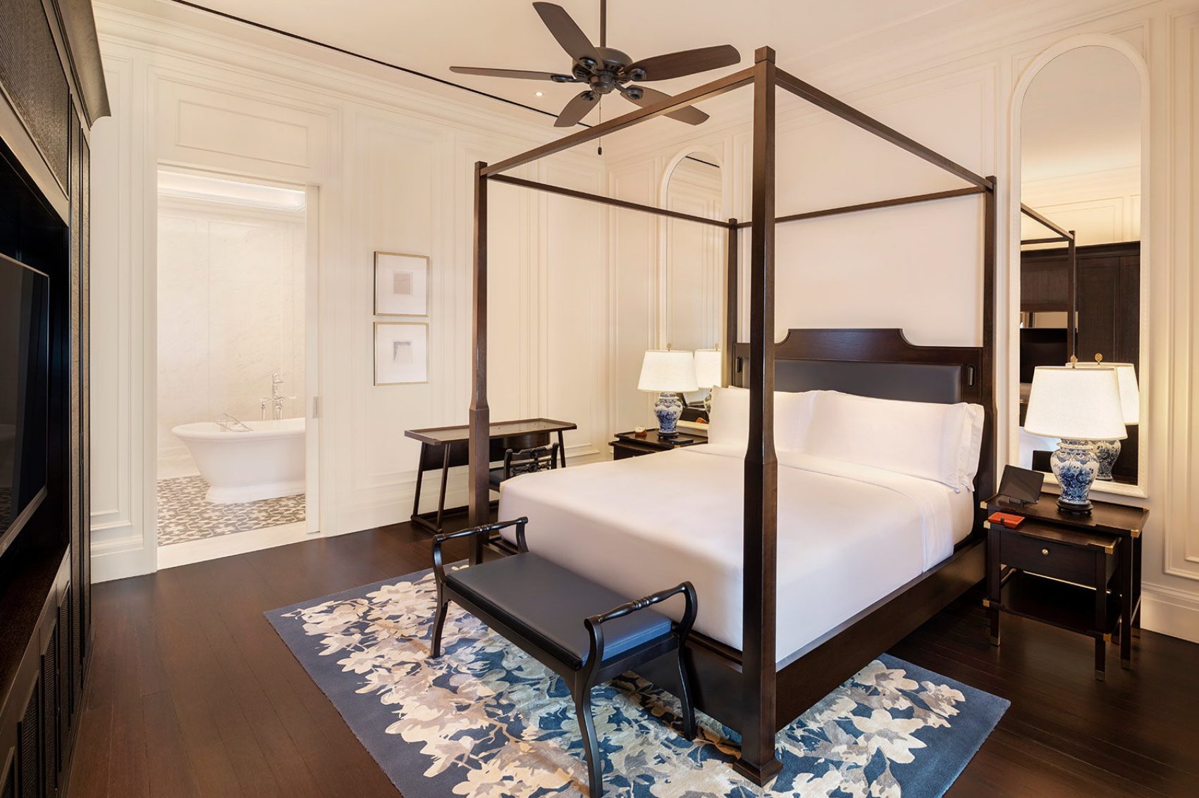 Courtyard Suite Bedroom, Raffles Singapore