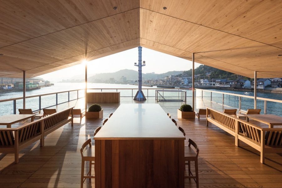 Floating hotel Guntu