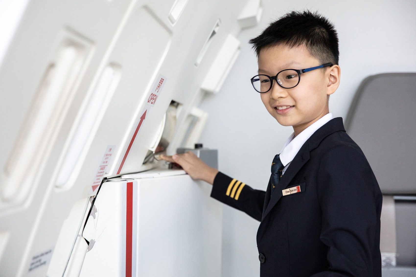 Nok-him had a go at opening aircraft doors