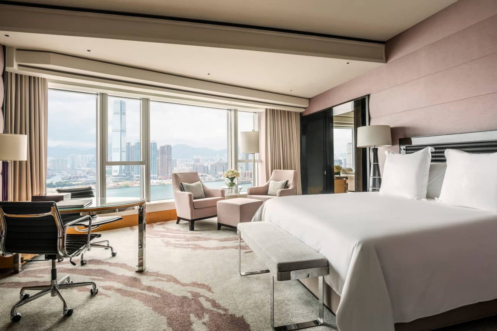 Four seasons hotel Hong Kong