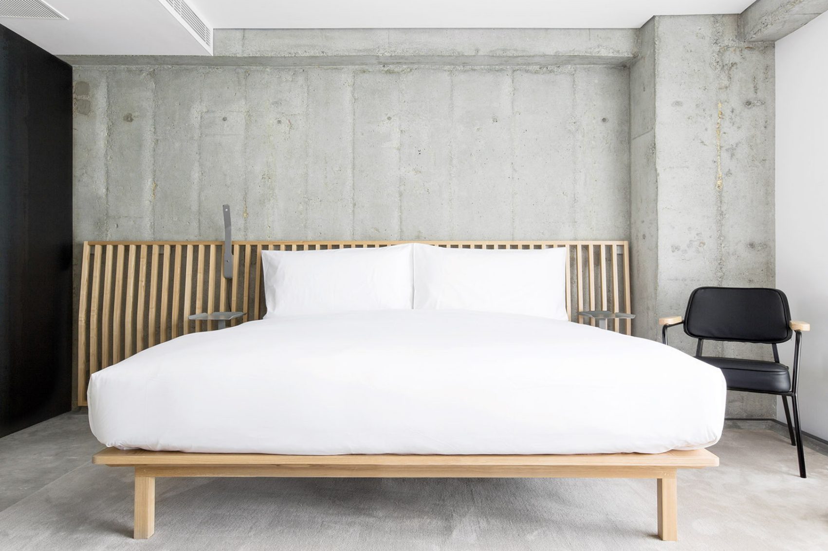 A room in TUVE Causeway Bay