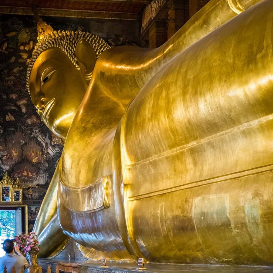 The Reclining Buddha statue at Wat Pho