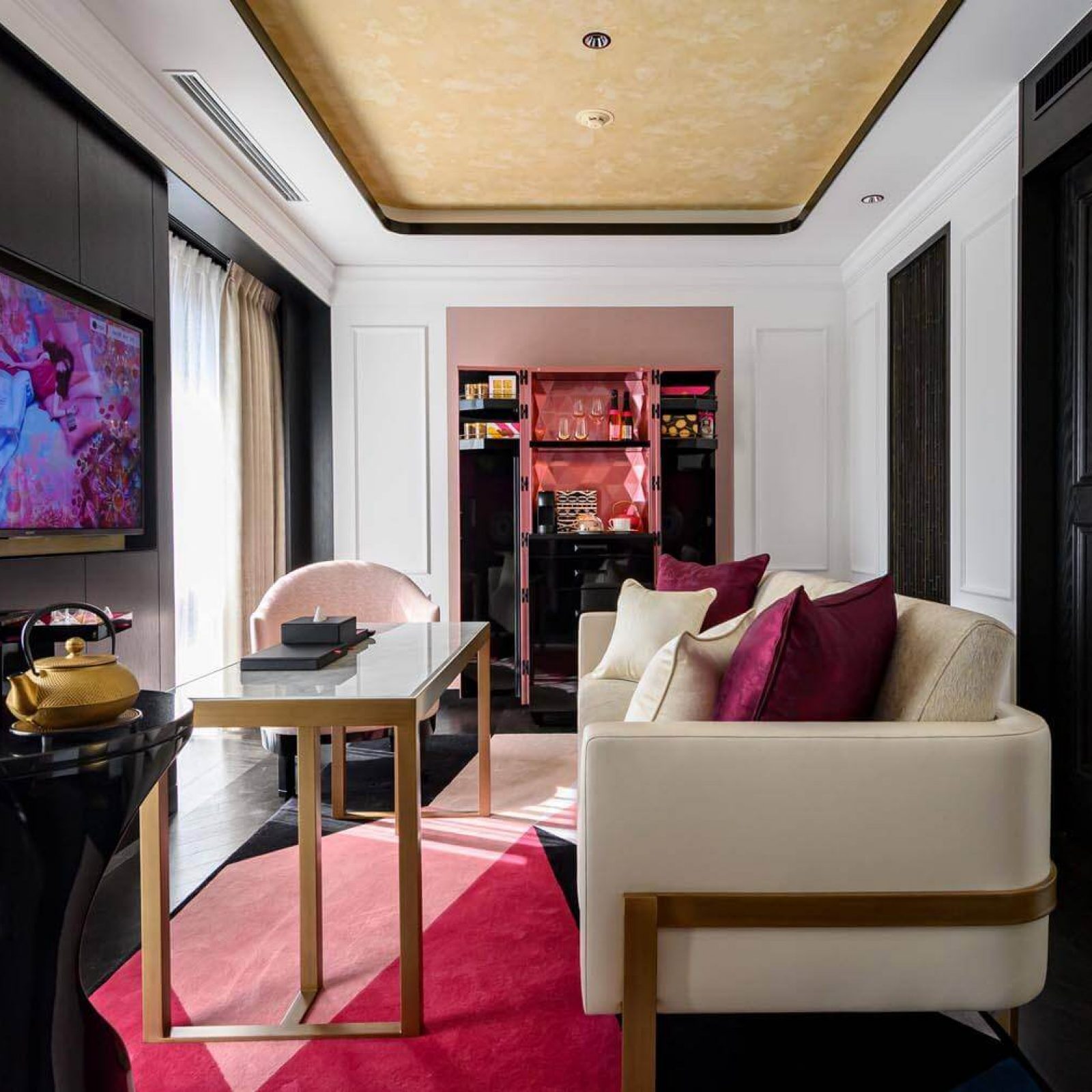 Each room at Fauchon L’Hotel Kyoto comes with a Gourmet Bar of complimentary treats