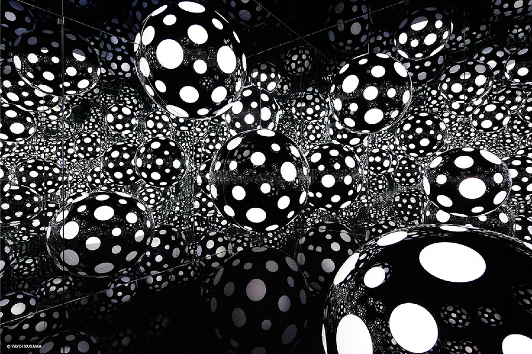 Dots Obsession at Yayoi Kusama: 1945 to Now. Credit: Louise Buxton