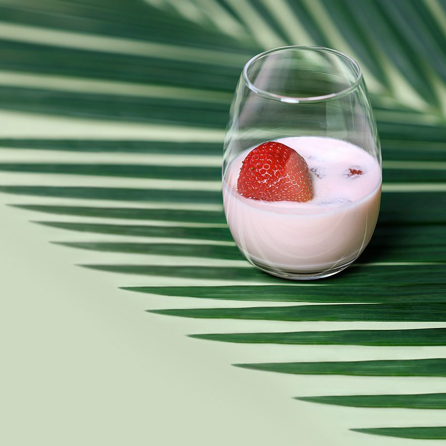 Strawberry yoghurt pudding, inspired by Beijing-style yoghurt