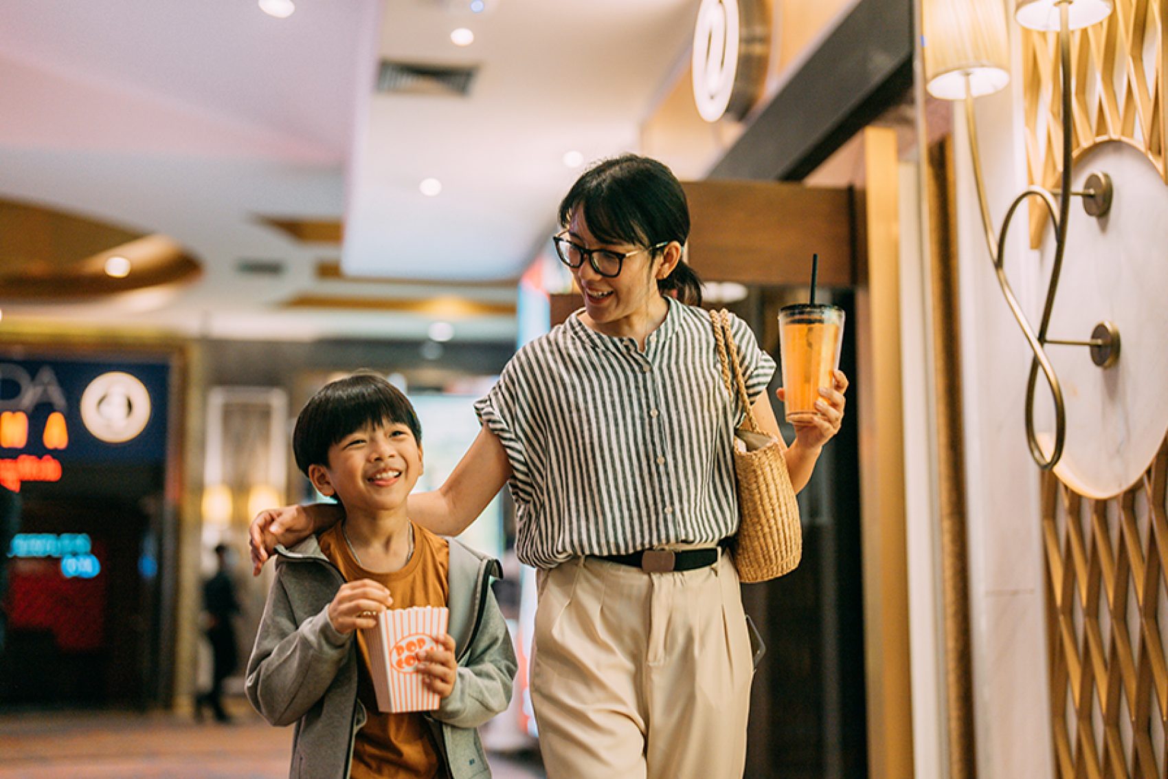 Pay once, earn twice with Standard Chartered Cathay Mastercard