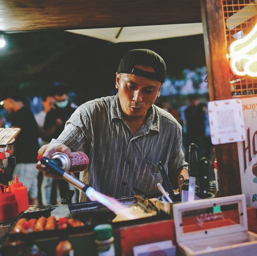 Taiwanee market vendor