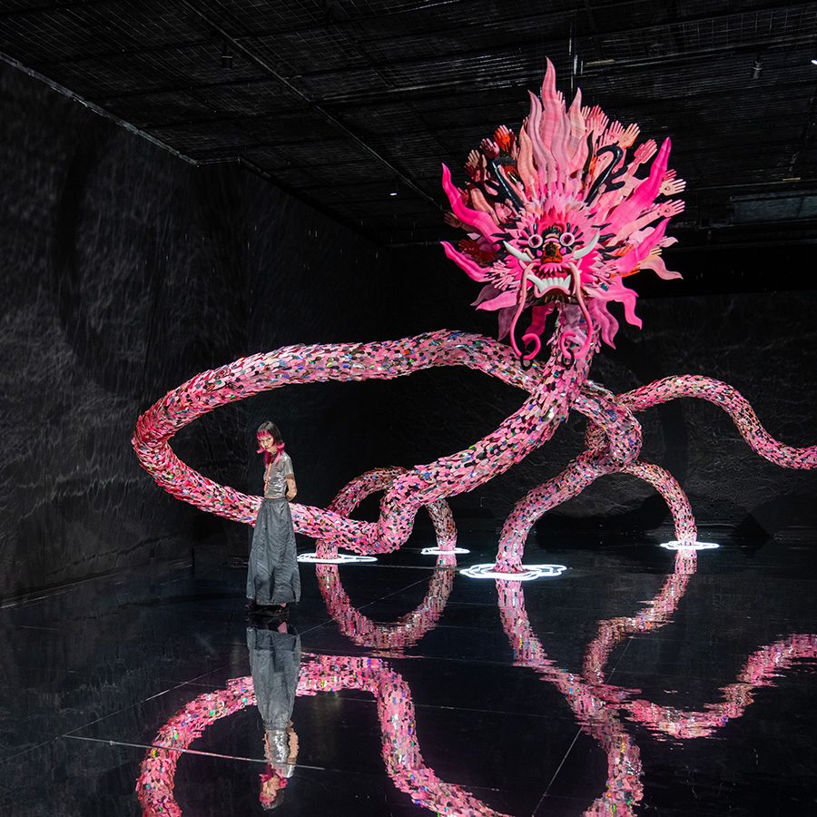 Chen Fenwan's 'The Paper Cutter'
