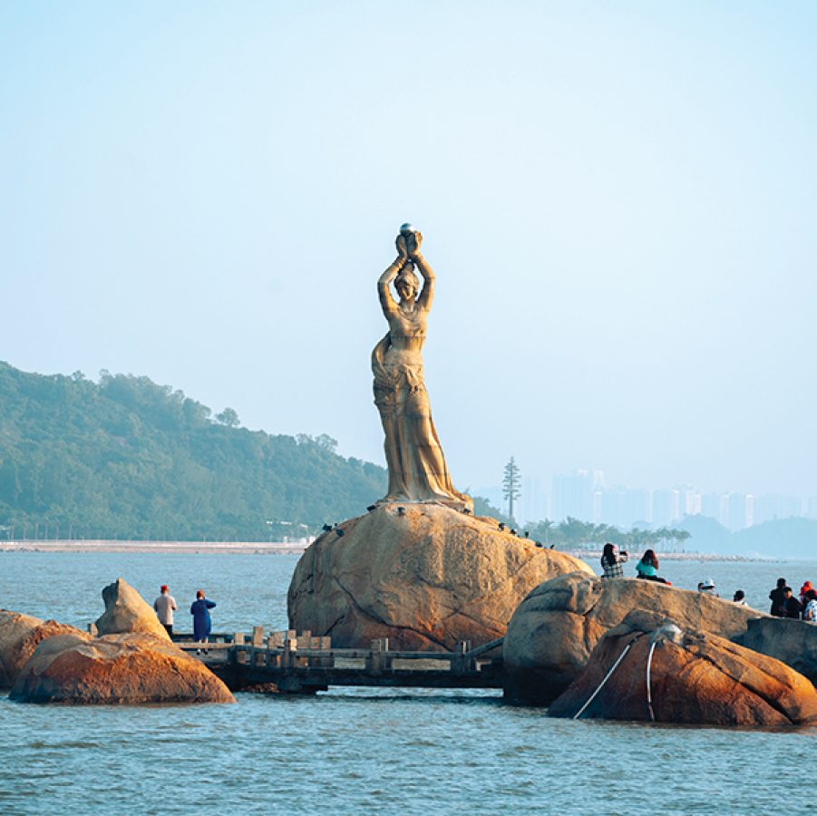 Zhuhai Fishing Girl statue