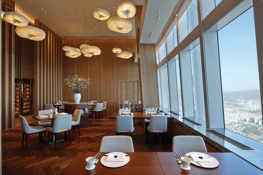 Stay here: Signiel Seoul