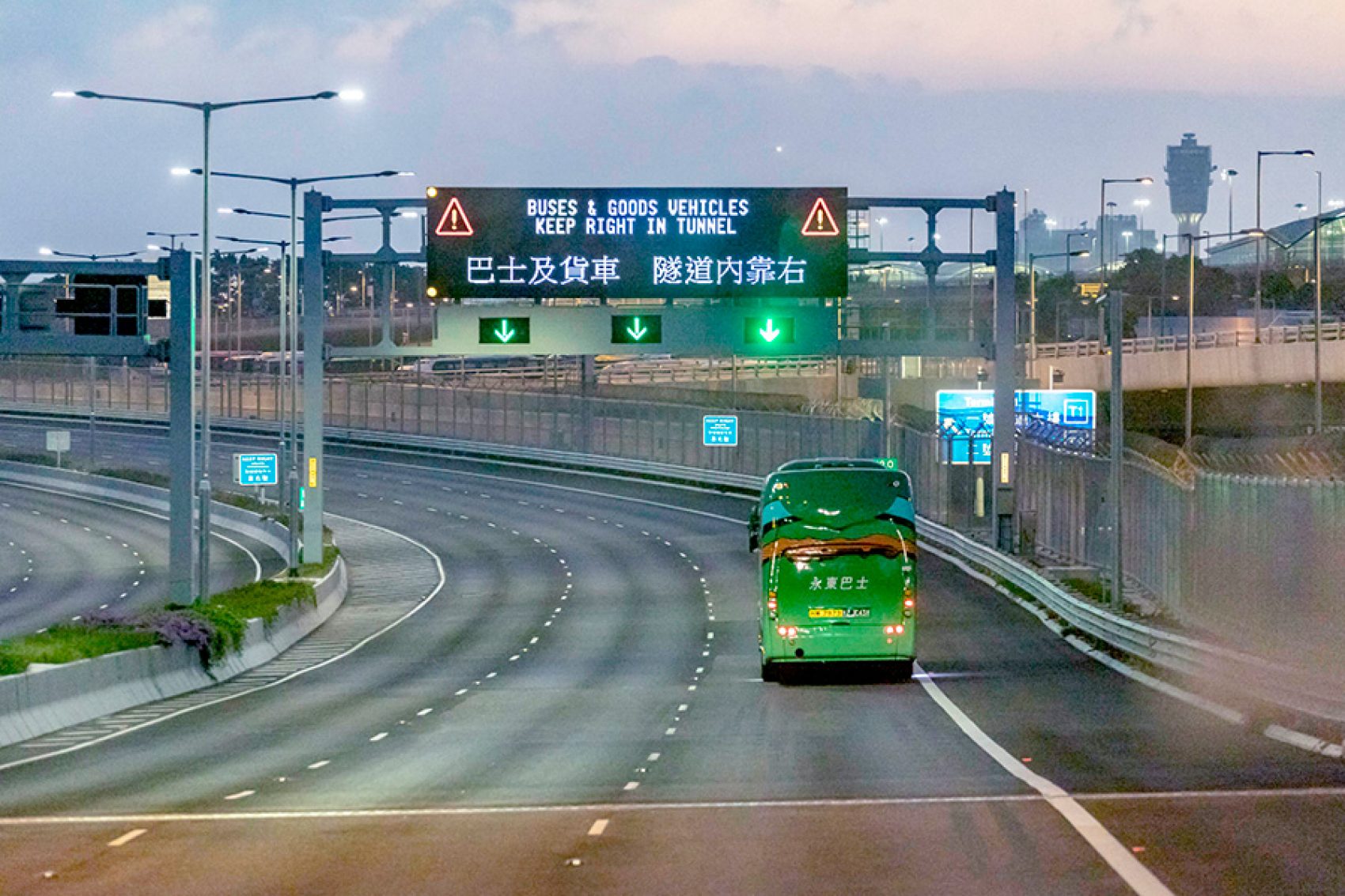 How to get from Hong Kong to Macao by bus