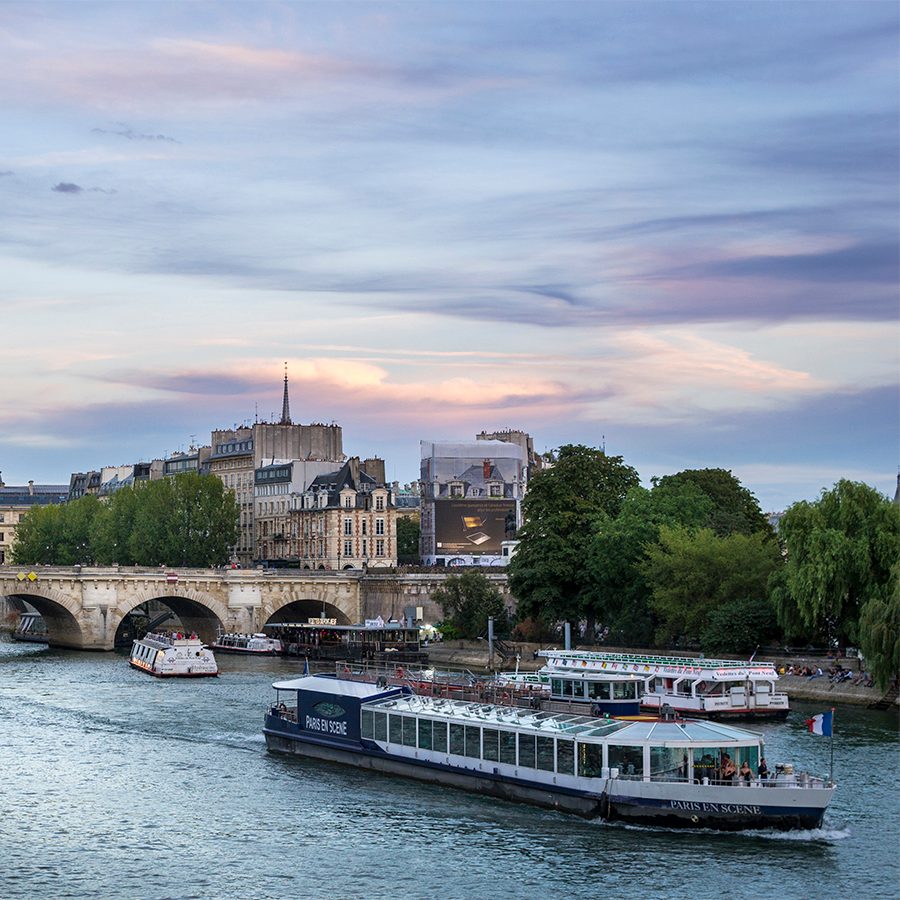 Paris boat