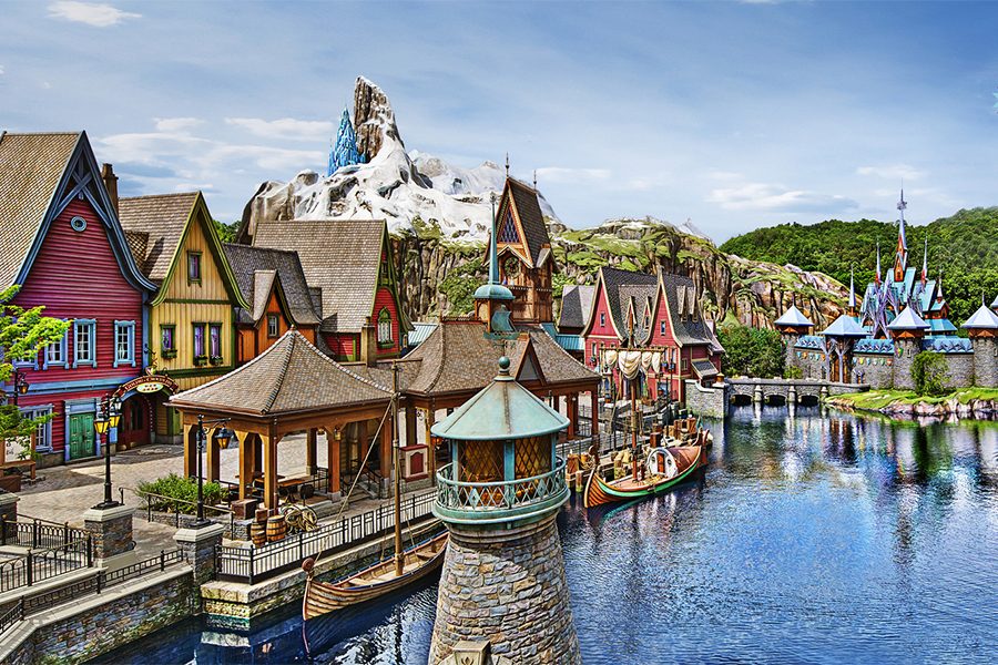 Weekend getaway at Hong Kong Disneyland 