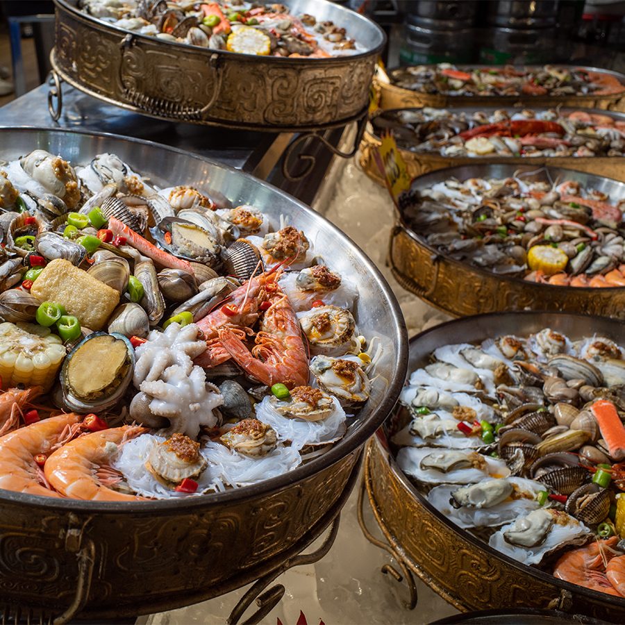 A seafood pot set in Qingdao