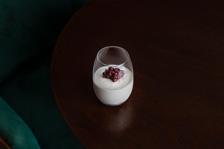 Tofu pudding with red bean