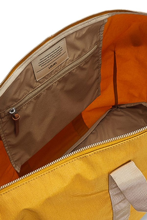Close up of inside of Lojel’s Niru duffel bag