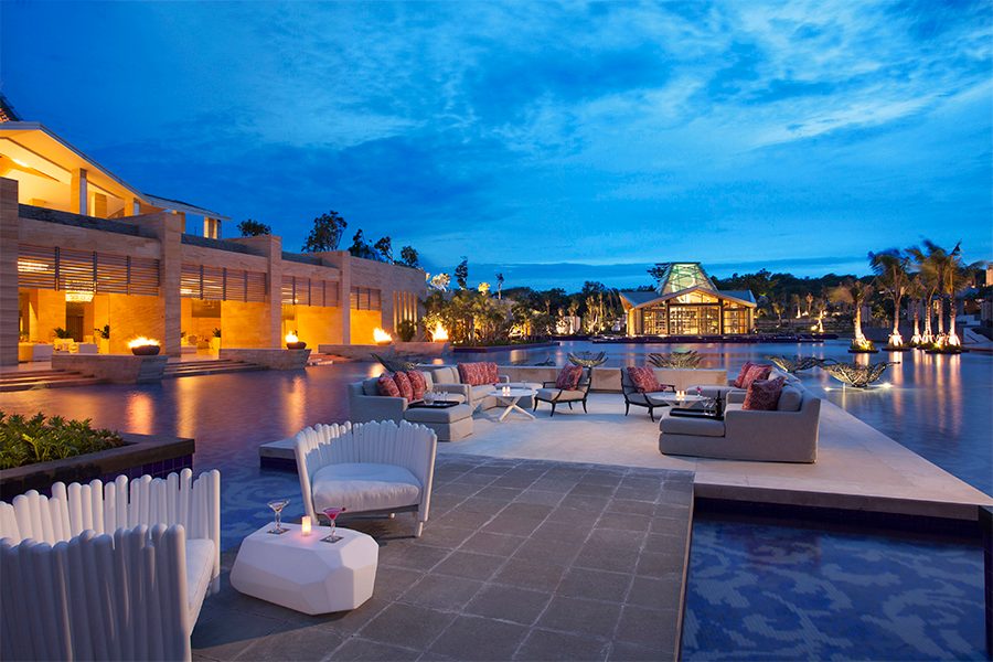 Poolside Bar Lounge at The Mulia, Bali