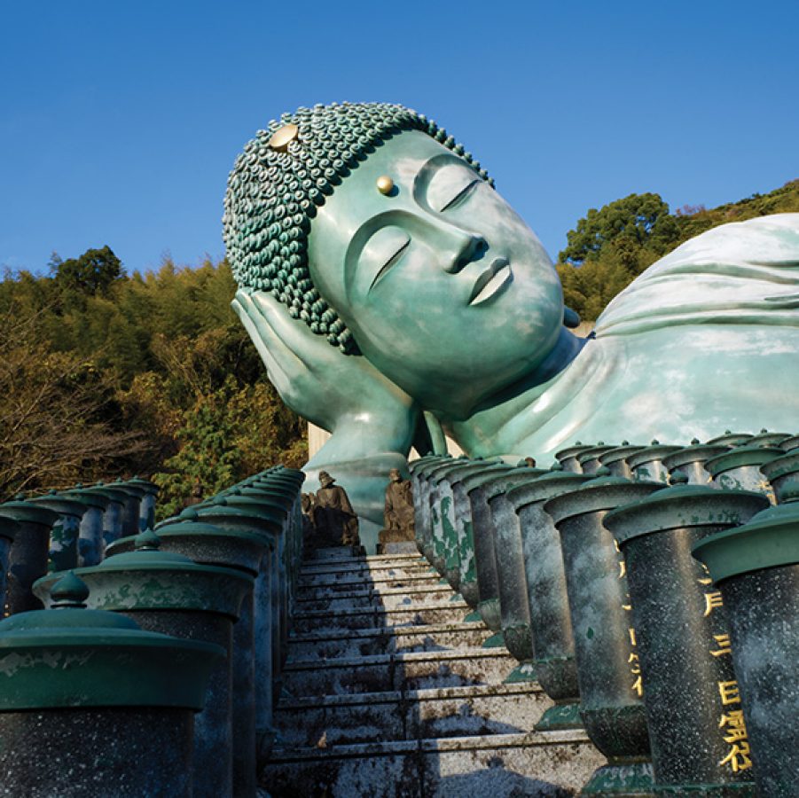 Sasaguri reclining buddha in Japan