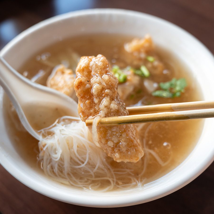 Rice vermicelli soup 
