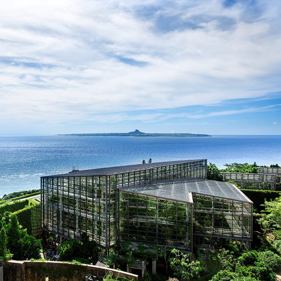 A wide view of the outside of Okinawa Churaumi Aquarium