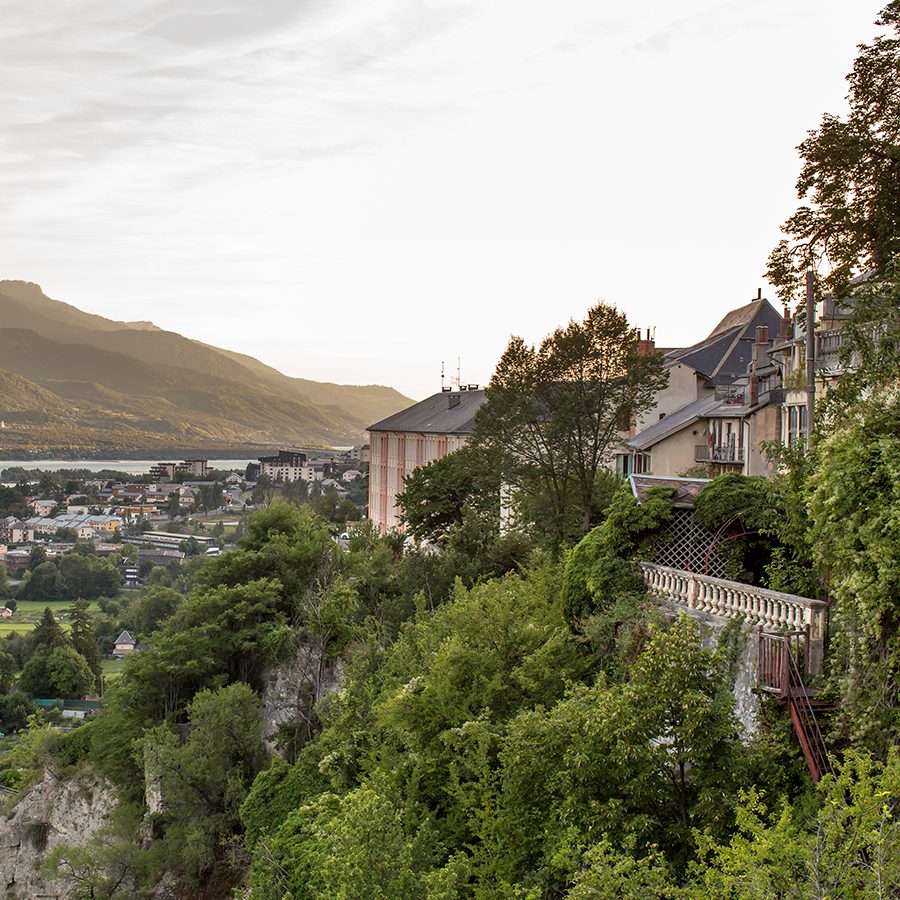 Wide view of the surroundings of Embrun
