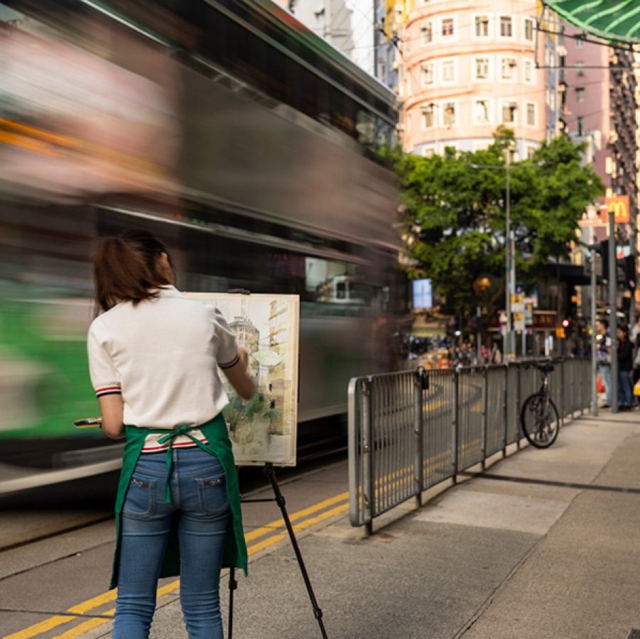 Elaine Chiu drawing on the street