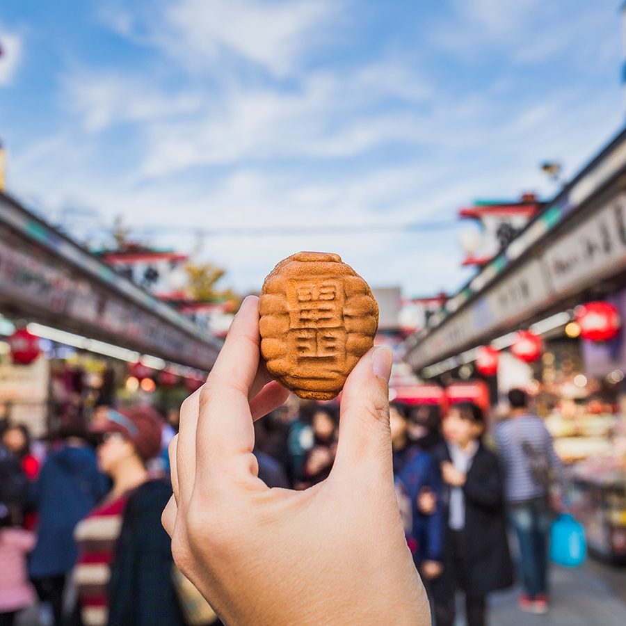 Ningyo yaki is a popular small snack cake 