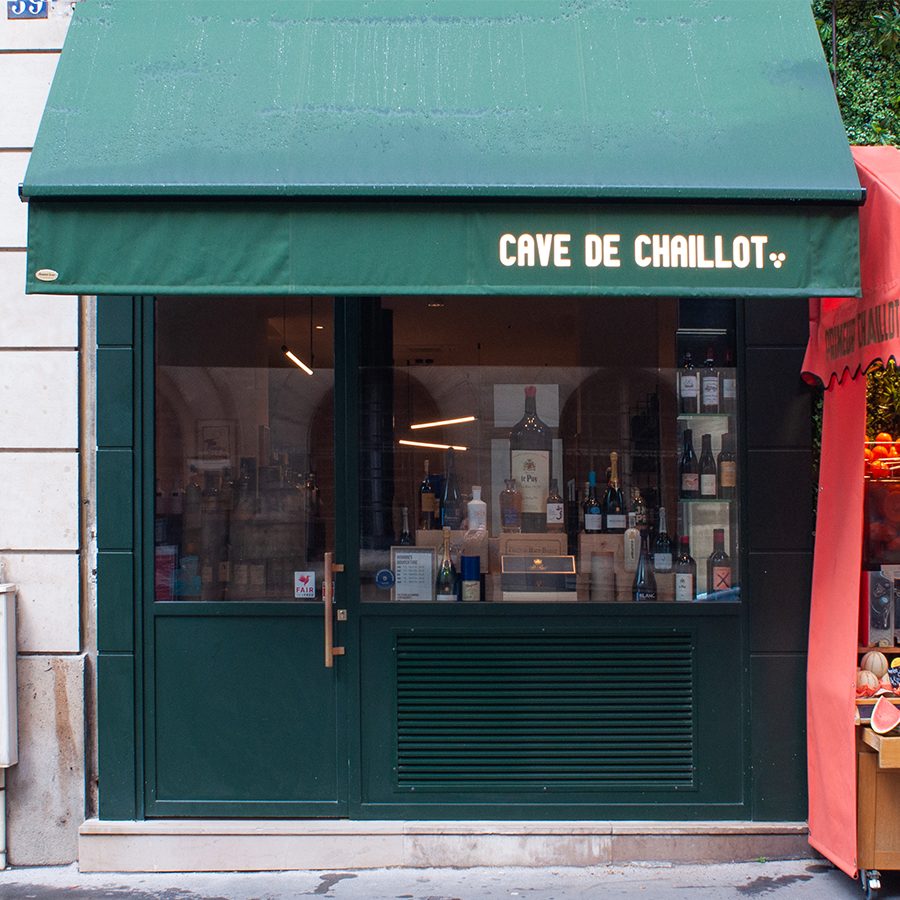 A photo from outside of the entrance of Cave de Chaillot, a wine store in Paris, France